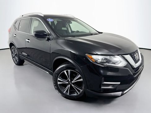 Used 2020 Nissan Rogue SV w/ Premium Package AWD/4WD image 3
