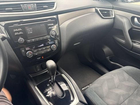 Used 2016 Nissan Rogue SV w/ SV Moonroof Package AWD/4WD image 21