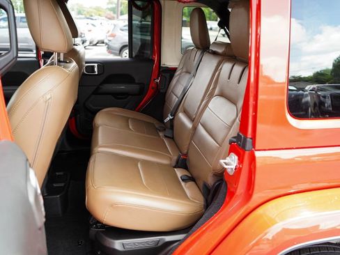 Used 2021 Jeep Wrangler Unlimited Sahara AWD/4WD image 8