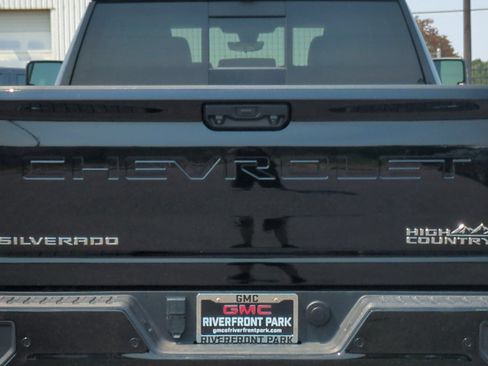 Used 2023 Chevrolet Silverado 3500 High Country w/ Technology Package AWD/4WD image 47