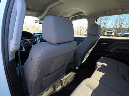 Used 2015 GMC Sierra 1500 SLE w/ SLE Value Package image 28