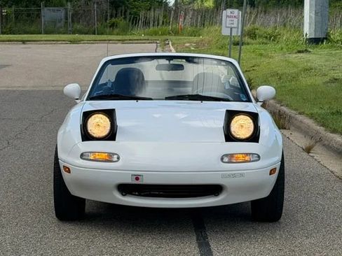 Used 1990 MAZDA MX-5 Miata RWD image 18