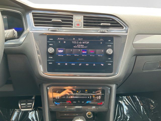 Certified 2023 Volkswagen Tiguan SE R-Line AWD/4WD image 15