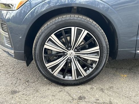 Used 2023 Volvo XC60 B5 Plus w/ Climate Package image 10