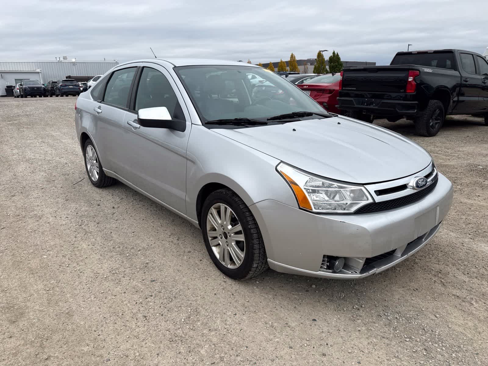 Used 2010 Ford Focus SEL FWD image 4