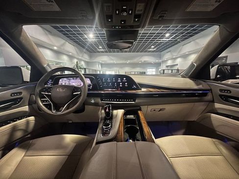 Used 2024 Cadillac Escalade ESV Sport Platinum w/ LPO, Floor Liner Package image 16