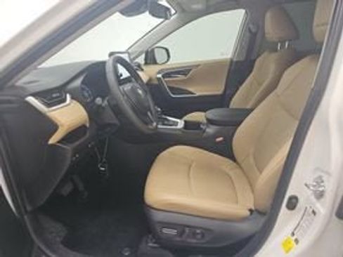 Used 2025 Toyota RAV4 Limited FWD image 5