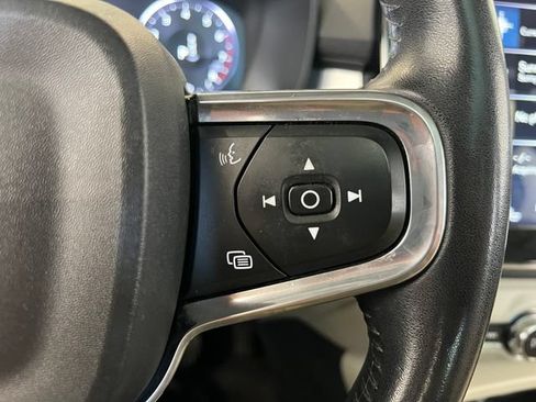 Used 2019 Volvo XC40 T5 Momentum AWD/4WD image 46