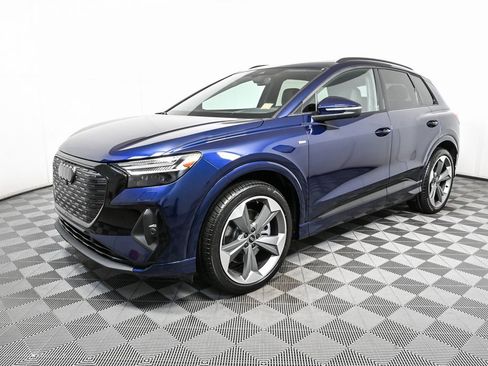 New 2025 Audi Q4 e-tron Prestige image 23