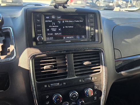 Used 2019 Dodge Grand Caravan SE image 7