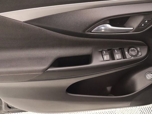 Used 2025 Buick Envista Avenir image 16