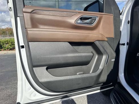 Used 2021 Chevrolet Tahoe High Country image 16