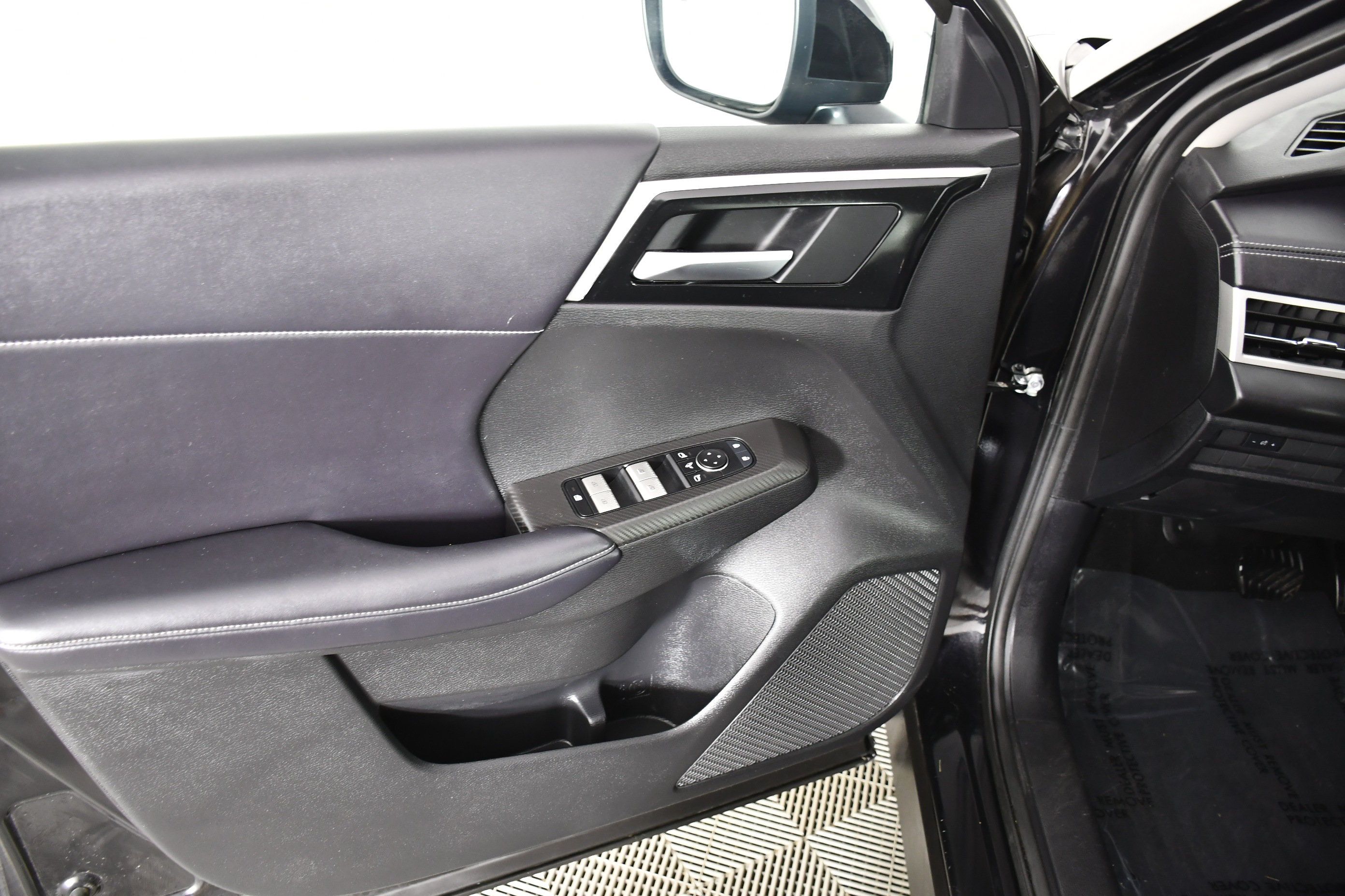 Used 2024 Mitsubishi Outlander SE AWD/4WD image 33