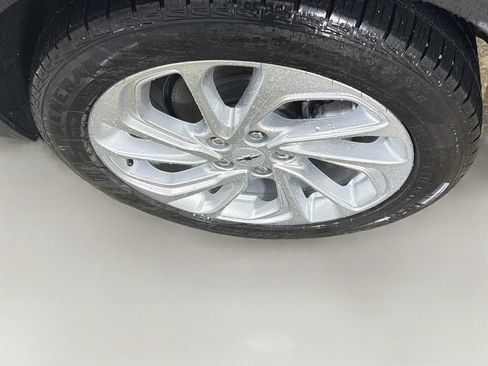Used 2022 Chevrolet Bolt EUV LT w/ Comfort Package FWD image 29