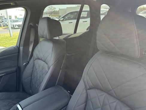 Used 2025 BMW X5 xDrive40i w/ Climate Comfort Package image 18