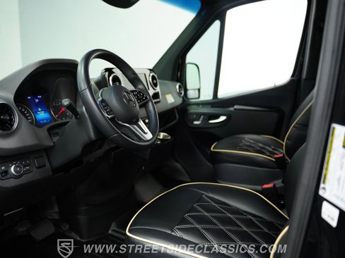 Used 2022 Mercedes-Benz Sprinter 2500 image 4