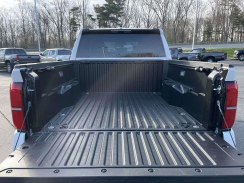 Used 2025 Toyota Tacoma SR5 image 12