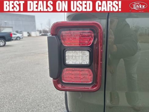 Used 2024 Jeep Gladiator Sport AWD/4WD image 38