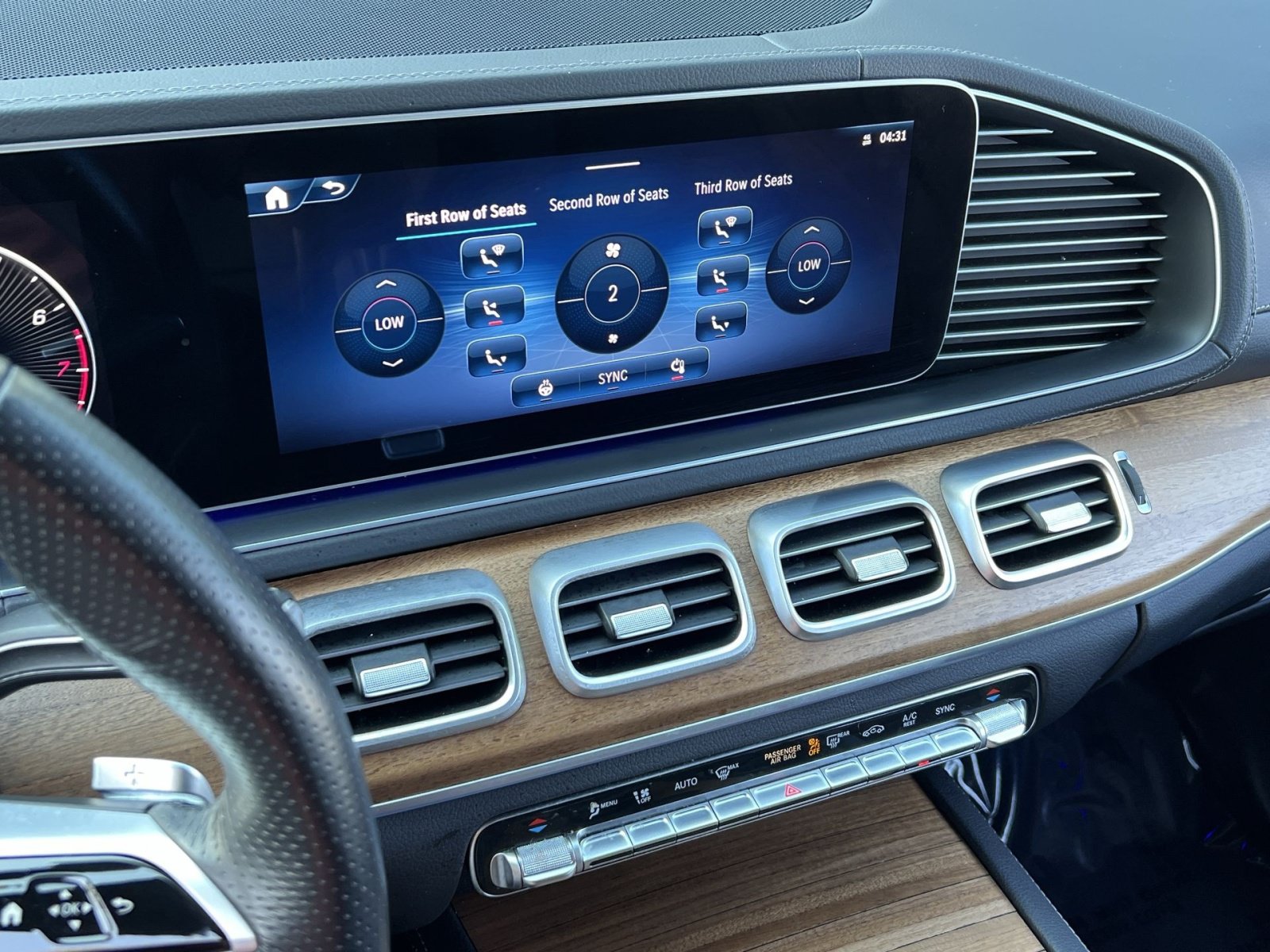 Certified 2025 Mercedes-Benz GLS 450 4MATIC image 26