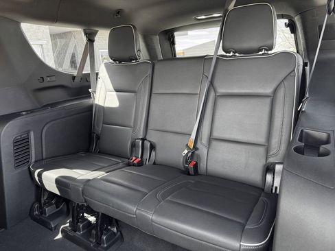Used 2023 Chevrolet Suburban Premier image 27
