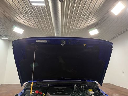 Used 2018 Jeep Wrangler Unlimited Sahara AWD/4WD image 87