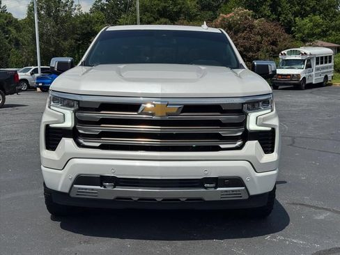 Used 2022 Chevrolet Silverado 1500 High Country AWD/4WD image 8