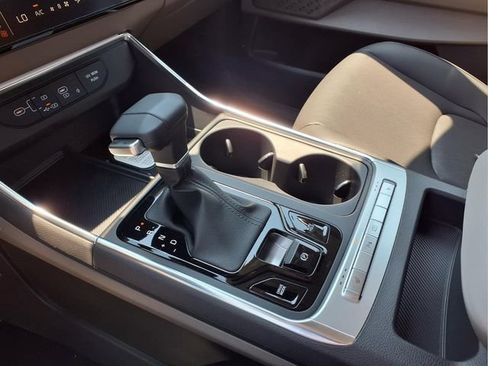 New 2026 Kia Carnival EX FWD image 9