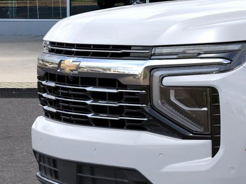 New 2026 Chevrolet Suburban LT image 37