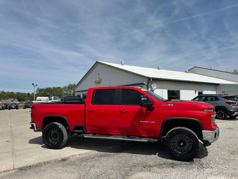 Used 2025 Chevrolet Silverado 2500 LT w/ All Star Edition AWD/4WD image 4