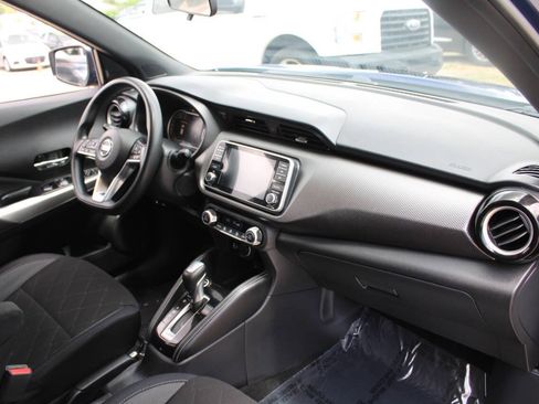 Used 2019 Nissan Kicks SV FWD image 10