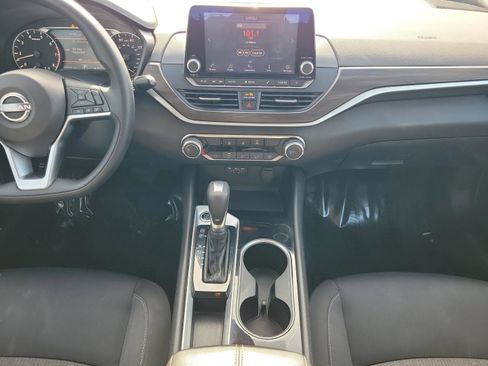 Certified 2024 Nissan Altima 2.5 SV image 8