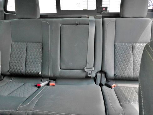 Used 2019 Nissan Titan SV w/ SV Convenience Package AWD/4WD image 29