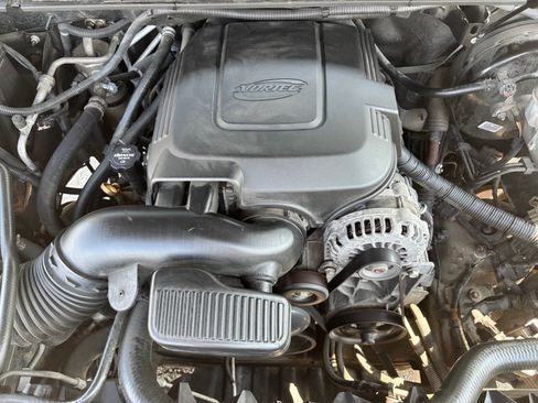Used 2013 Chevrolet Suburban LS w/ Texas Edition RWD image 18
