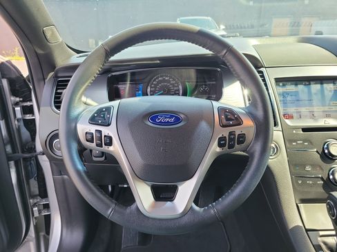 Used 2018 Ford Taurus SEL w/ Equipment Group 201A FWD image 21