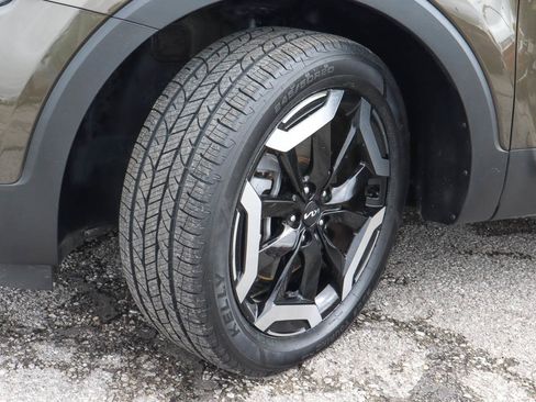 Used 2025 Kia Telluride S FWD image 17