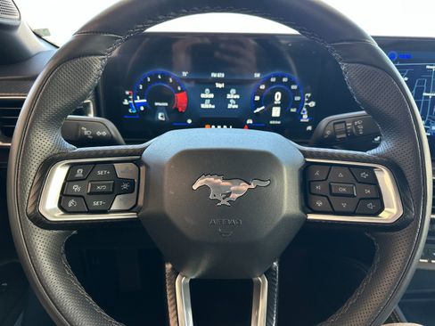 Used 2025 Ford Mustang Premium RWD image 25