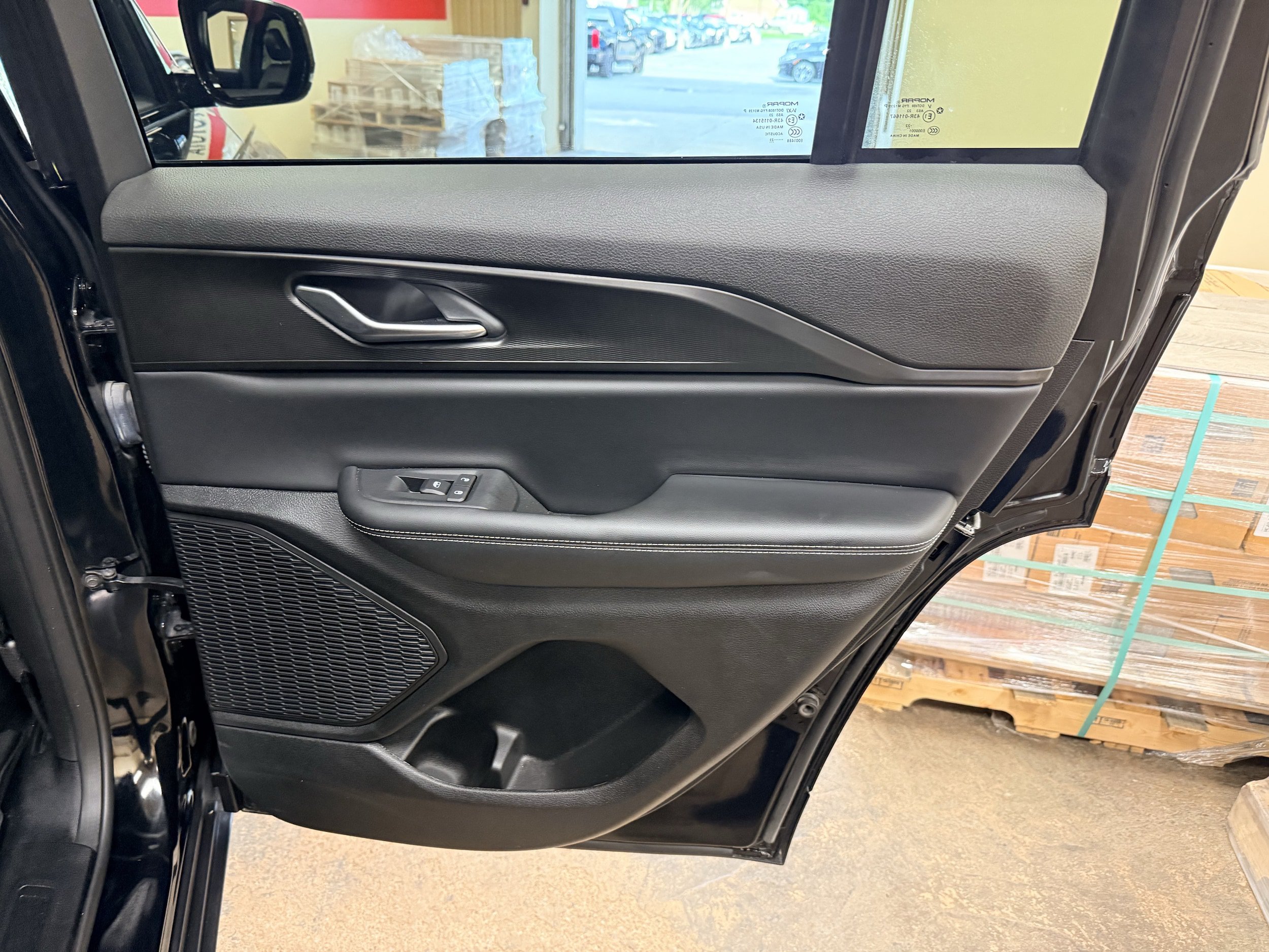 Used 2023 Jeep Grand Cherokee Altitude AWD/4WD image 19
