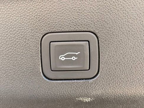 Used 2025 Chevrolet Tahoe Premier AWD/4WD image 15