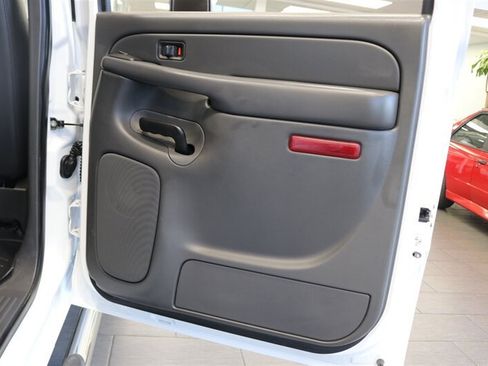 Used 2006 Chevrolet Silverado 2500 W/T AWD/4WD image 69