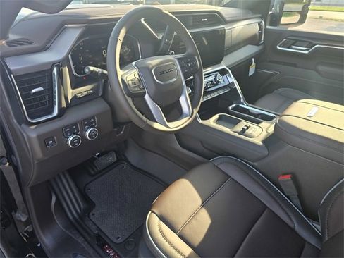 New 2026 GMC Sierra 2500 Denali w/ Denali Reserve Package image 18