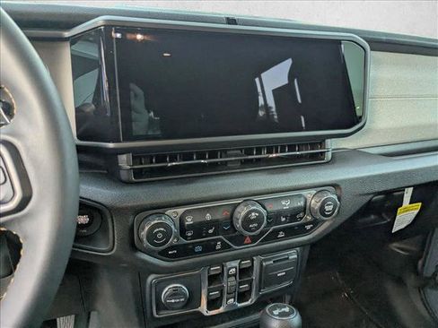 Used 2024 Jeep Wrangler Unlimited w/ Convenience Group AWD/4WD image 9