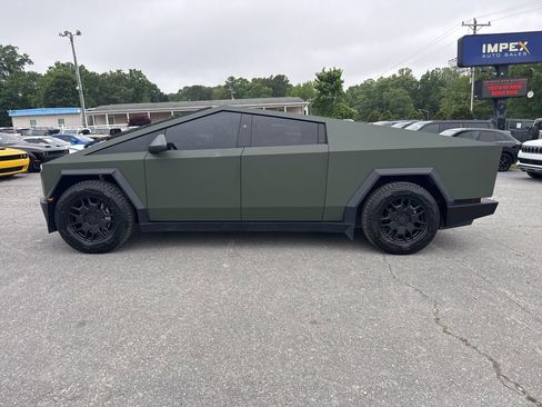 Used 2024 Tesla Cybertruck AWD Crew Cab image 2