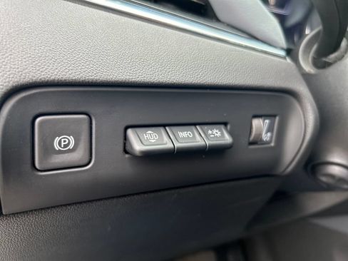 Used 2024 Buick Enclave Premium AWD/4WD image 23