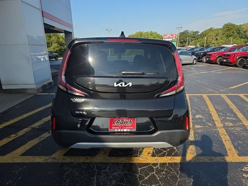 Used 2023 Kia Soul LX FWD image 4