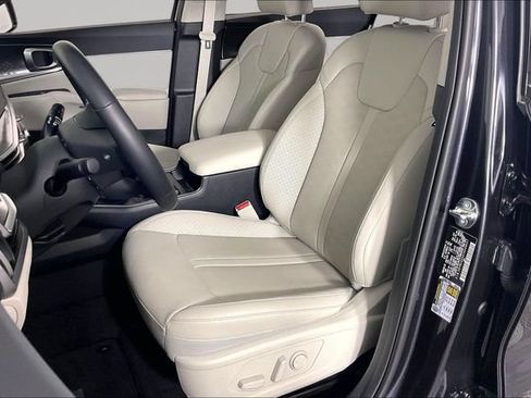 Certified 2026 Kia Sorento S w/ S Panoramic Sunroof Package FWD image 19