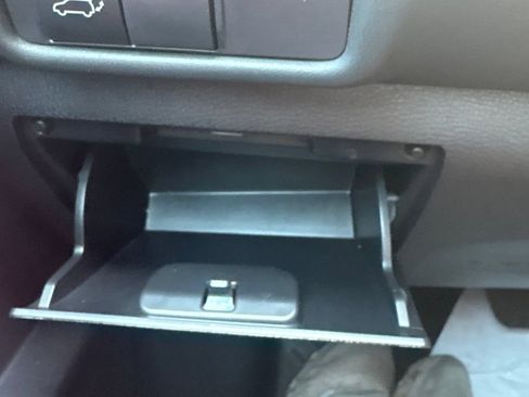 Used 2023 Toyota Highlander XSE FWD image 18