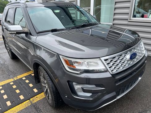 Used 2016 Ford Explorer Platinum AWD/4WD image 4