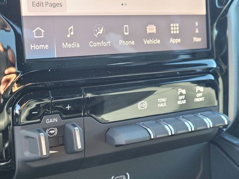 New 2026 RAM 2500 Big Horn AWD/4WD image 16