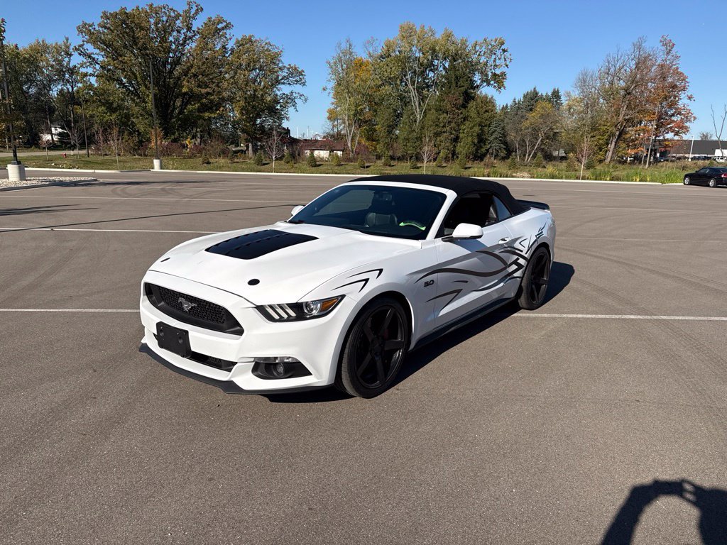 Used 2016 Ford Mustang GT Premium RWD image 1