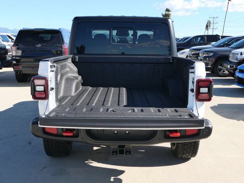 New 2026 Jeep Gladiator Rubicon w/ Safety Group AWD/4WD image 5